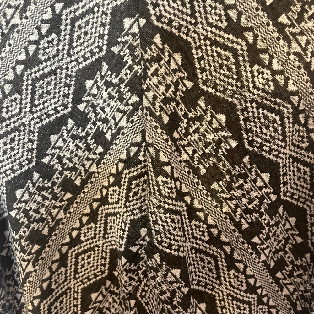 High-Neck Geometric Pattern Dress - Picture 2 of 7